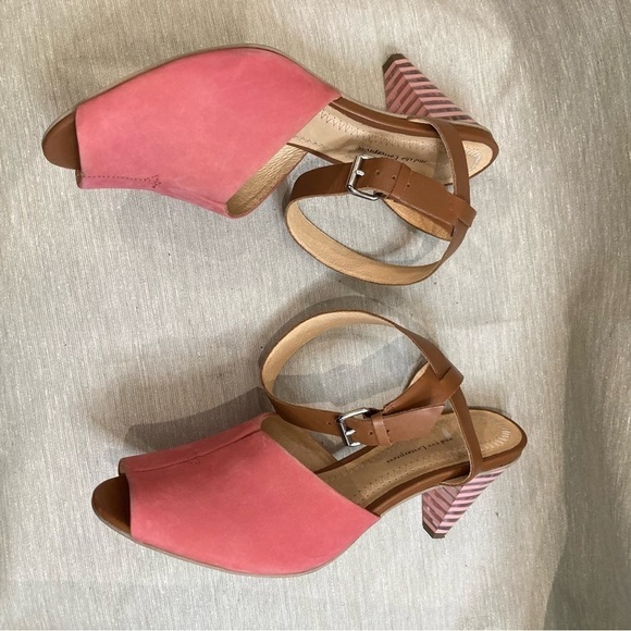 PILCRO & THE LETTERPRESS Sz 8 Anthropologie Suede Cap Lucite Stripe Heel Sandals - Picture 11 of 11